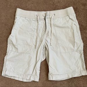 Gap White Drawstring Shorts size 33